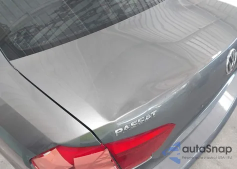 2015 Volkswagen Passat 1.8T S z USA, uszkodzony, nr VIN 1VWAT7A37FC091544